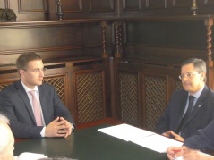 9. avgust 2012. godine Predsednik Narodne skupštine mr Nebojša Stefanović i ambasador Alžira u Srbiji Abdelkader Mesdoua